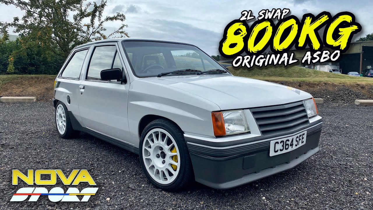 Этот 800-килограммовый 2-литровый красный верх с переоборудованным VAUXHALL NOVA SPORT 1986 года ...