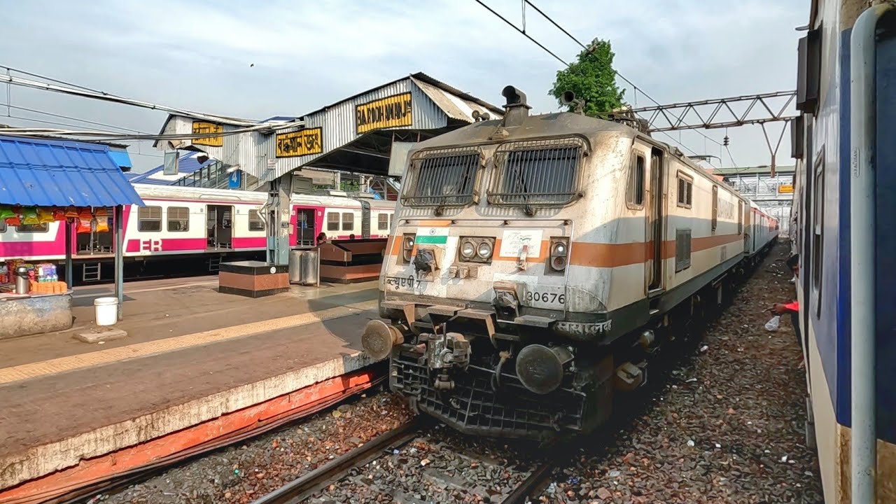 Train Race of Acceleration : WAP-7 Vs. MEMU |Siuri - Sealdah MEMU Express Vs. Agra - Kolkata Express