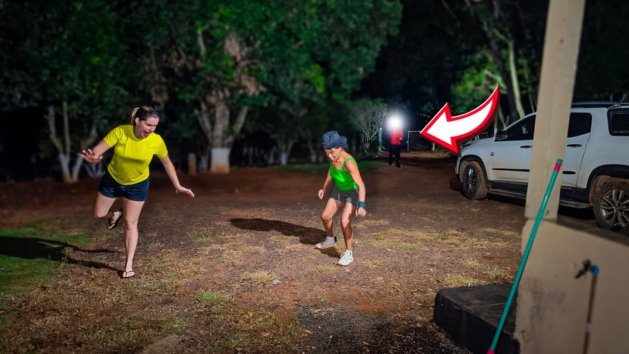 O INVASOR CORREU ATRÁS DELAS NA FAZENDA
