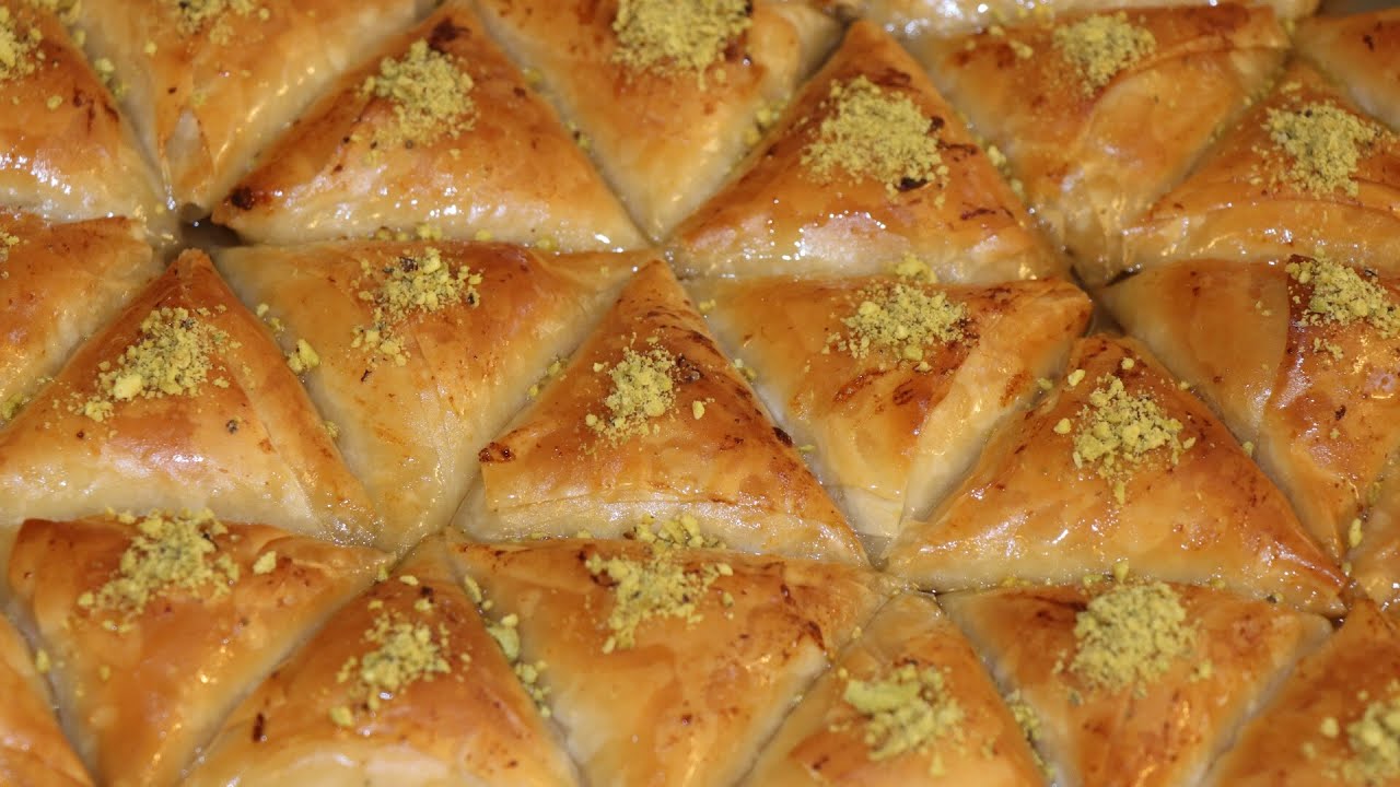 Sütlü börek tatlısı tarifi / irmik muhallebili sütlü börek tatlısı / muhallebili muska tatlısı