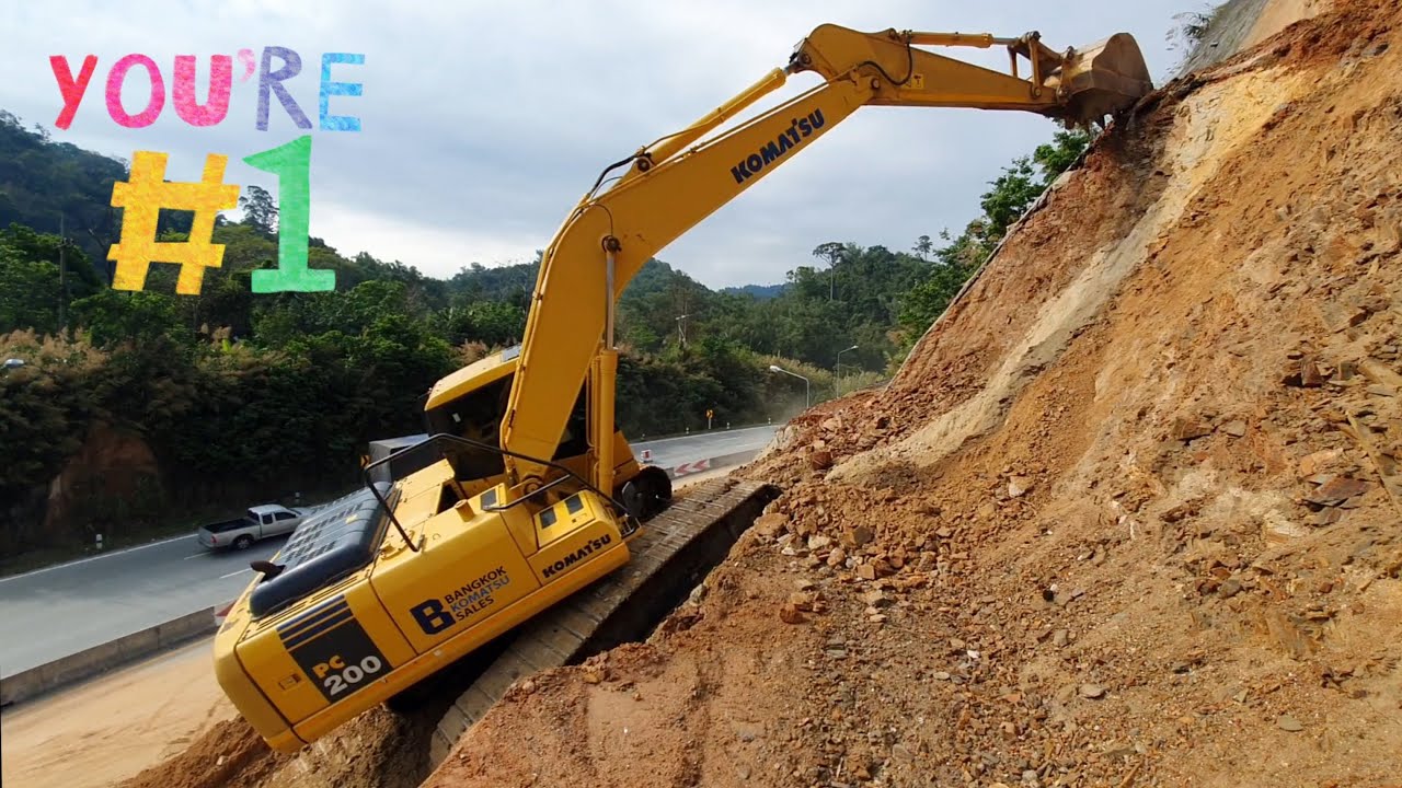 เสียวที่สุดแล้ว 🔰🔰🔰 รถแบคโฮ KOMATSU PC 200-7 ตัดสโลปหน้าผาภูเขา งานนี้ไม่มีพื้นที่ให้ความผิดพลาด 👍👍👍