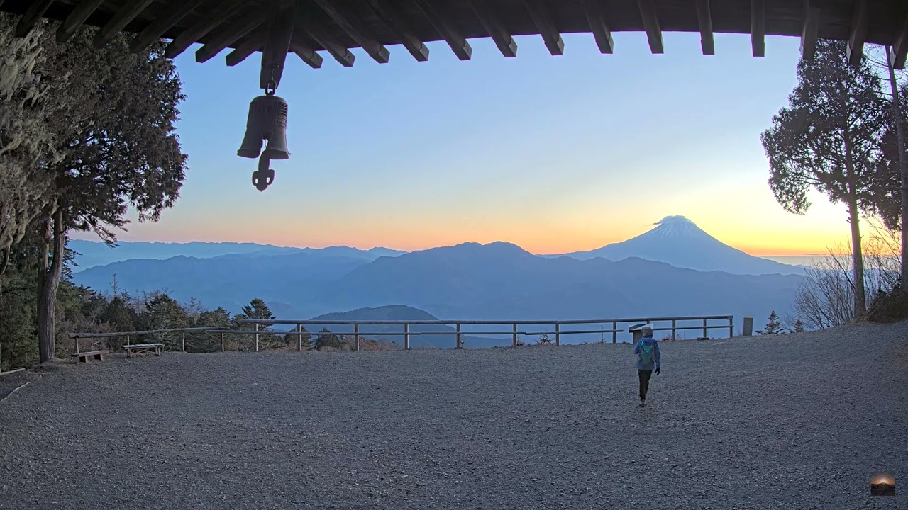 【4K】2023年12月25日 七面山（標高1,982m）から見た富士山