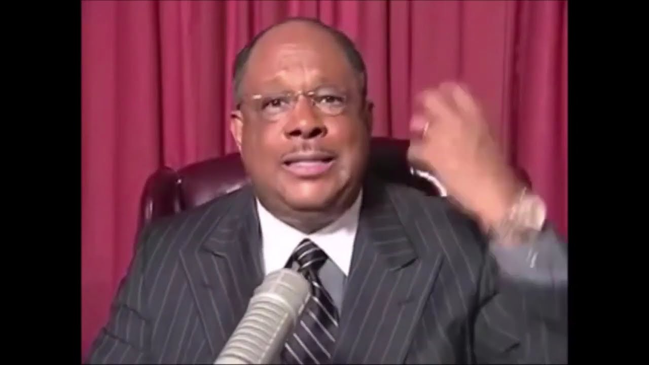 Pastor Manning  - Obama The Long Legged MAC Daddy