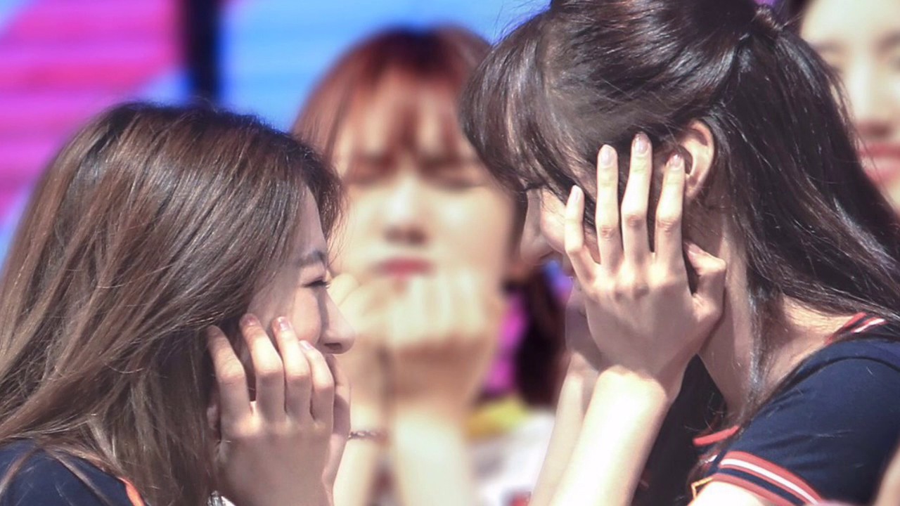 PRISTIN's Roa x Rena (Part 6) [Close your eyes - NANA]