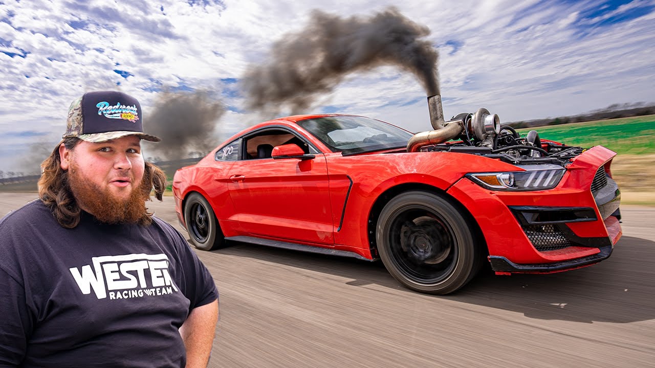 Мы путешествуем на Cummins Mustang и участвуем в гонках
