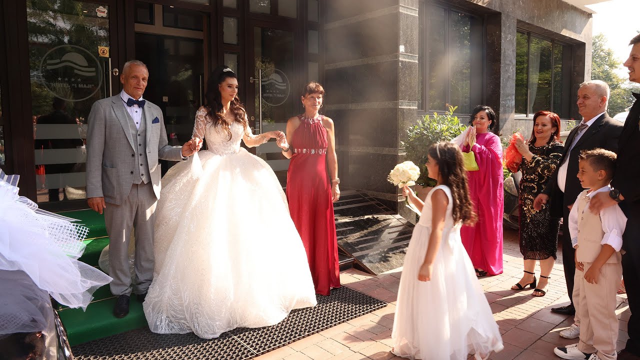 Krushqit nga Pogradeci marrin nuse Gjermane Xhuljo & Celine #wedding