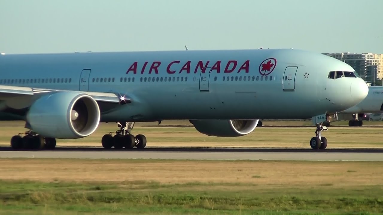 Air Canada 777-300ER [C-FIVX] Takeoff Vancouver Airport (YVR)