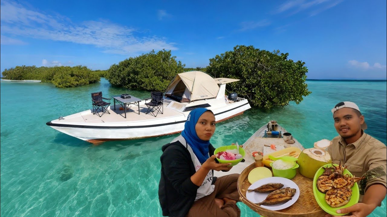Camping diatas perahu berburu menombak ikan dan mancing cumi | Catch n cook