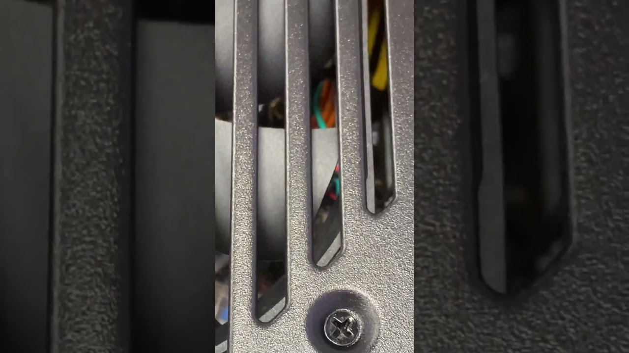 Блок питания AeroCool VX Plus 600, что-то болтается внутри=)