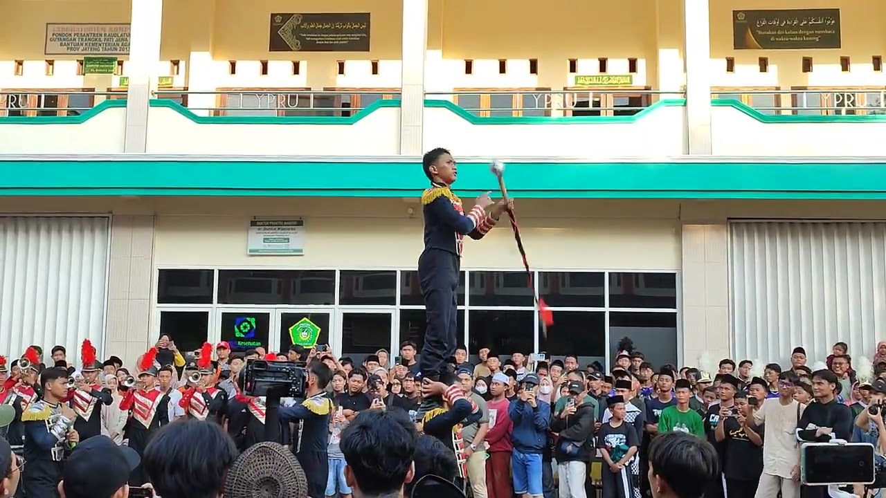 MARCHING BAND MDC RAUDLATUL ULUM VS AL ANWAR SARANG REMBANG || KARNAVAL GUYANGAN 2025