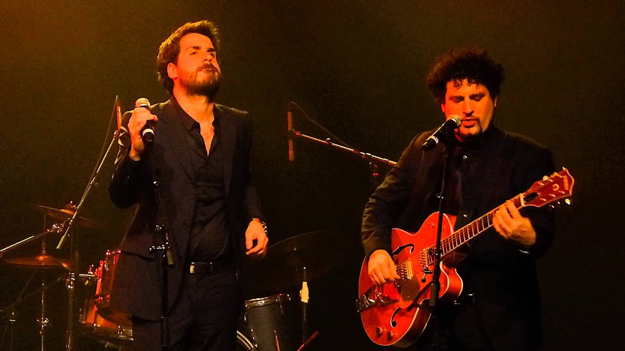 Simon Astier chante 