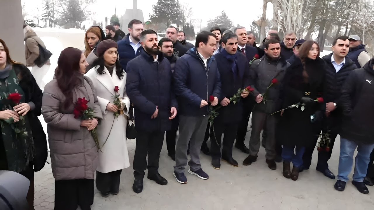 «Մեր ձևով» շարժումը՝ Նարեկ Կարապետյանի գլխավորությամբ, Եռաբլուրում է