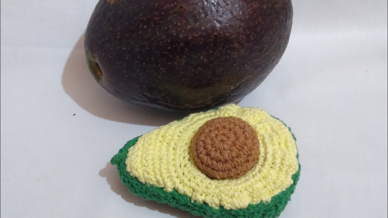 ABACATE feito em CROCHÊ