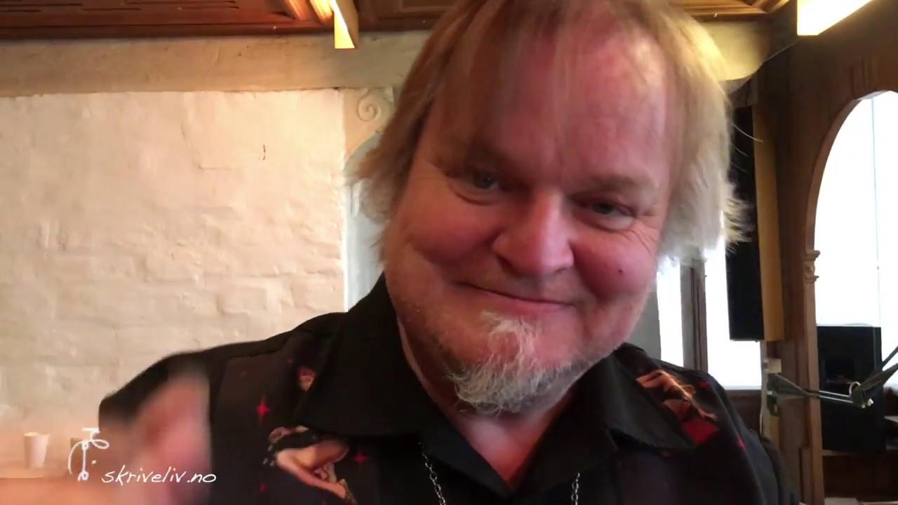 Knut Reiersrud og hans mange gitarer