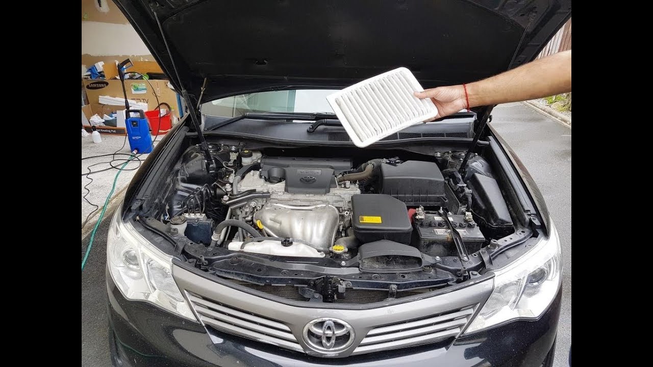 Как заменить воздушный фильтр двигателя Toyota Camry 2012-2015