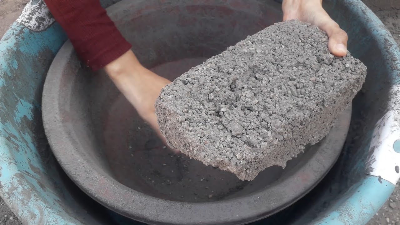 New video 💯🖤grainy bricks bars dry crumbling in tub+water ASMR crumbling video 💦💦🤤