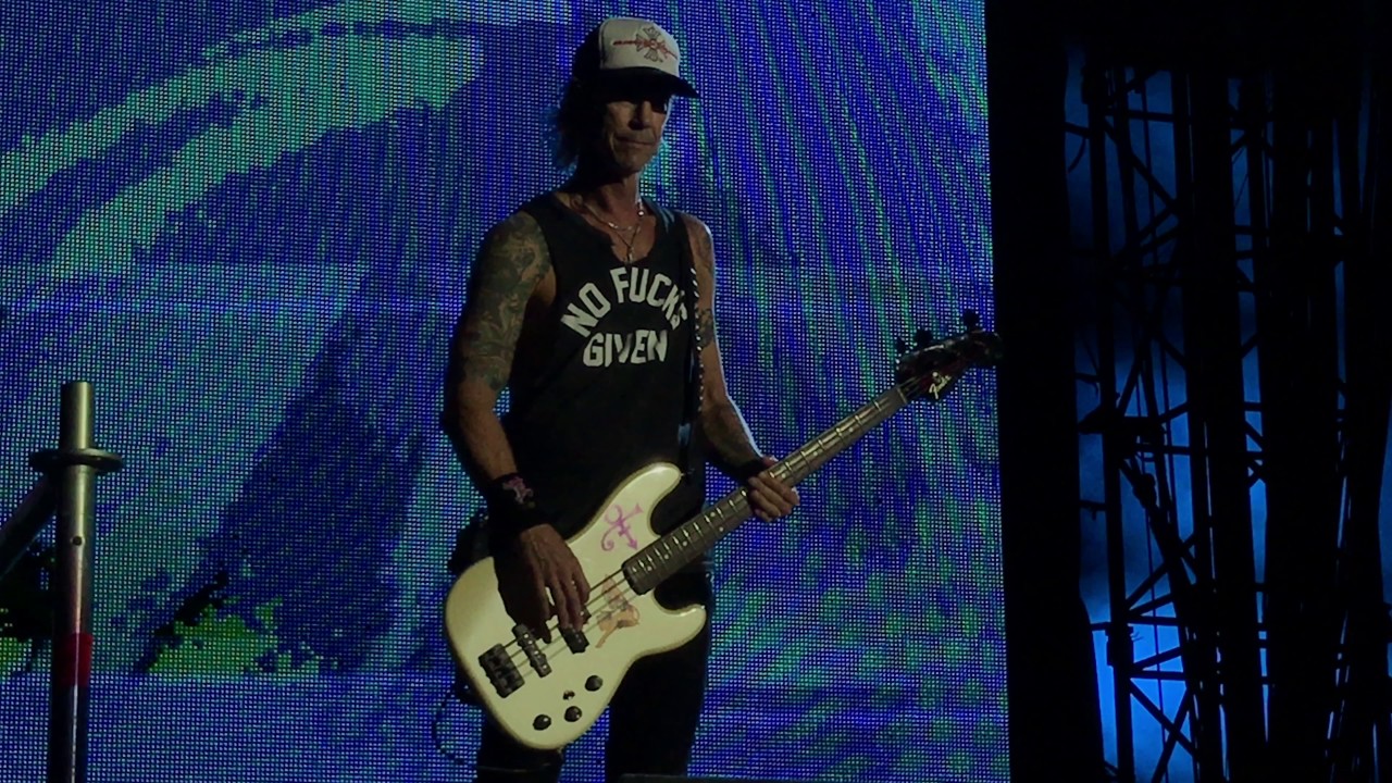 Guns N'Roses - Knockin On Heavens Door Live in Imola 10-06-2017