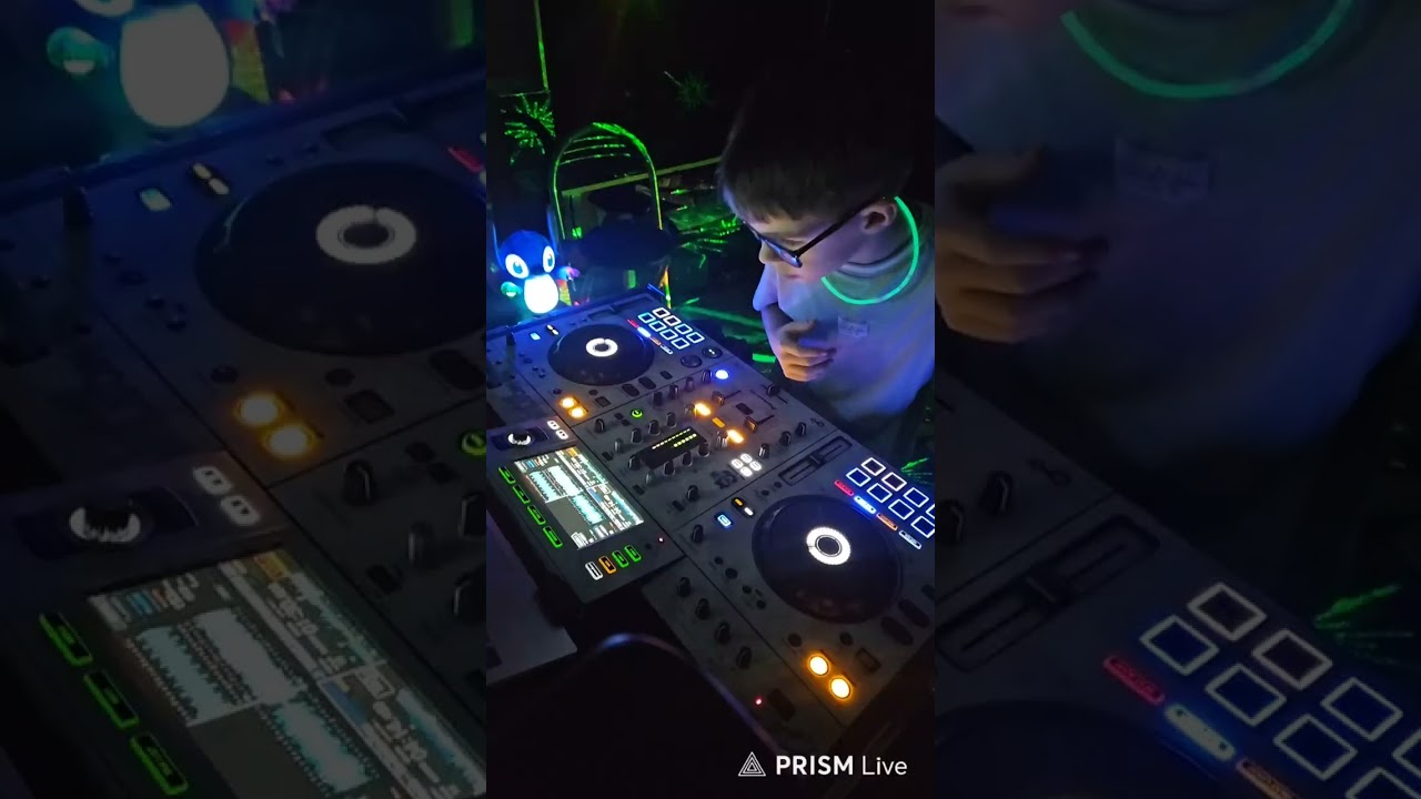 DJ Jax live on DKR for a surprise cheeky hour 💃🙌🏻🫶🏻🥳💚