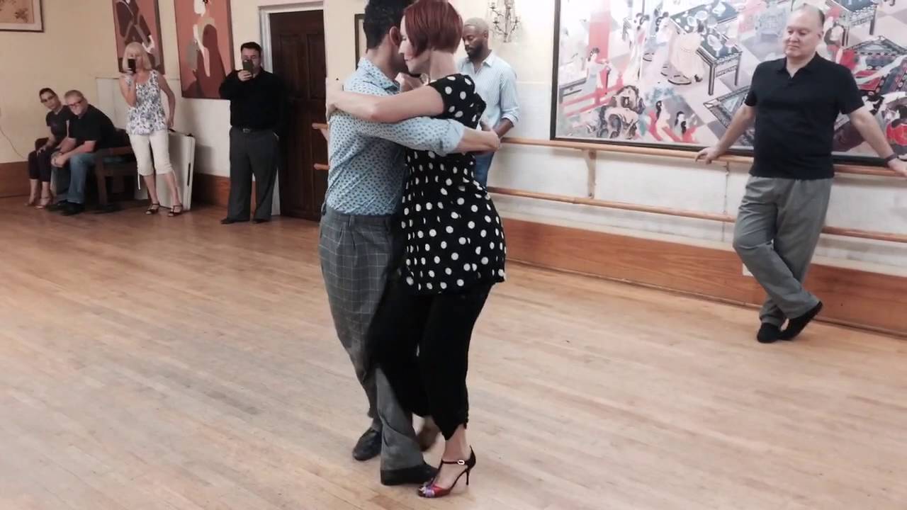 Tango 103: La Parada