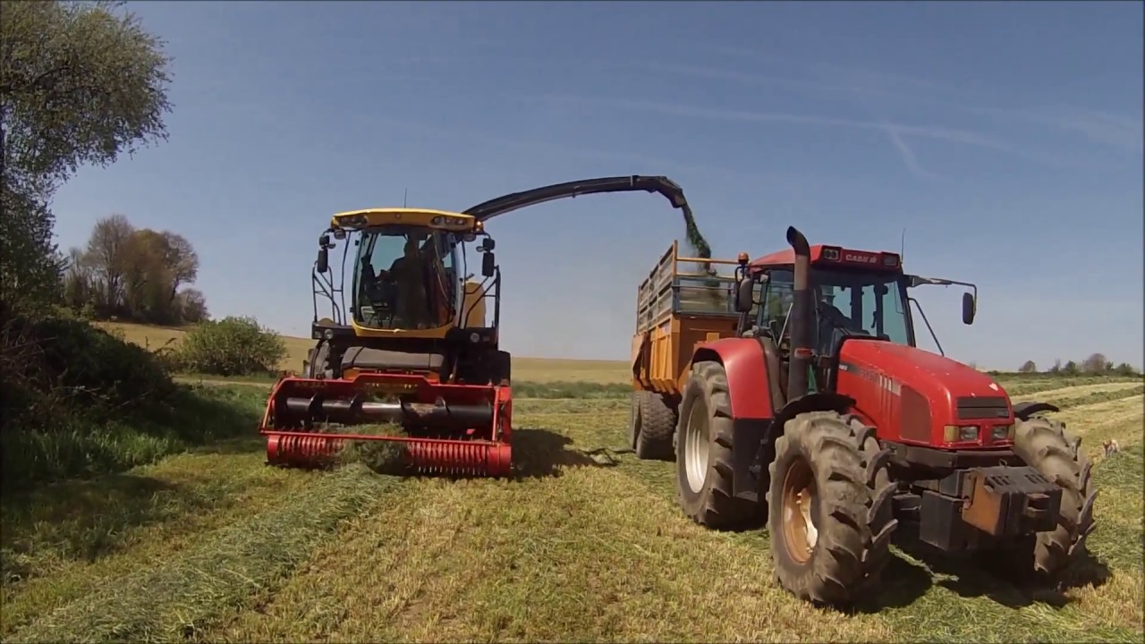 Ensilage d'herbe 2017 avec New Holland FR 500 ETA Jean Kerhoas
