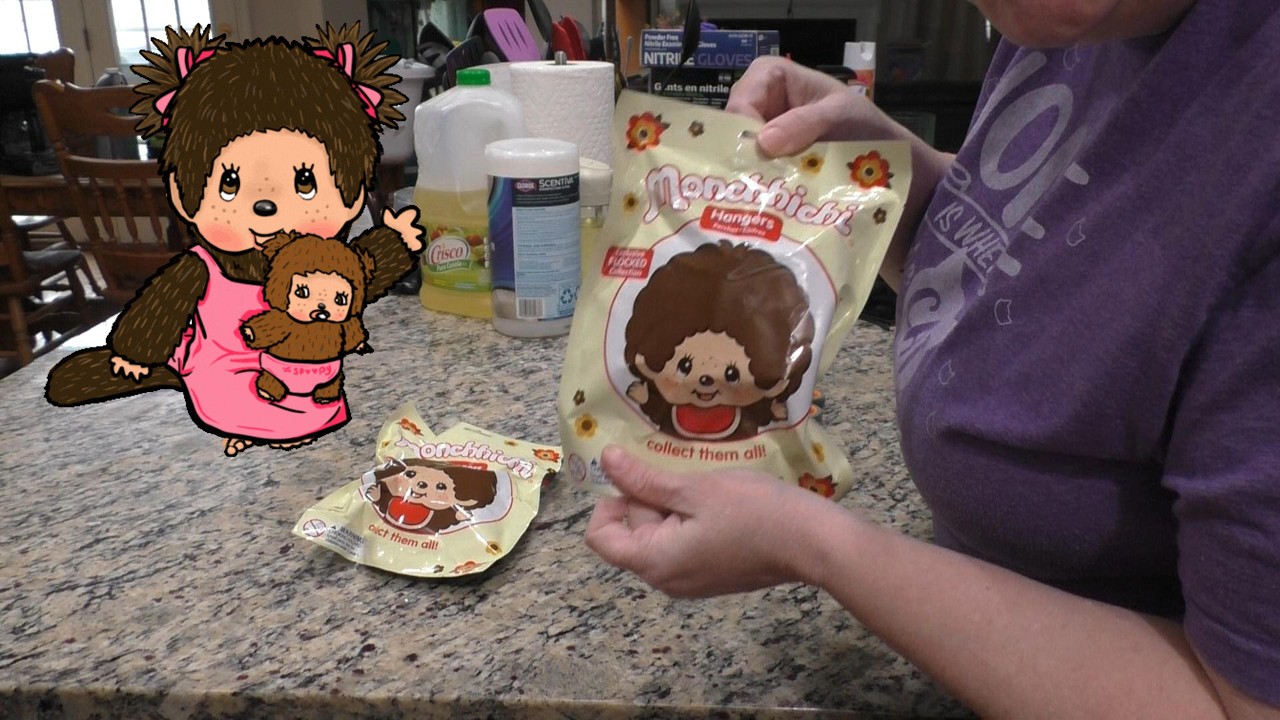 Открываем пакетики-сюрпризы Monchhichi Hangers от Five Below! 😎