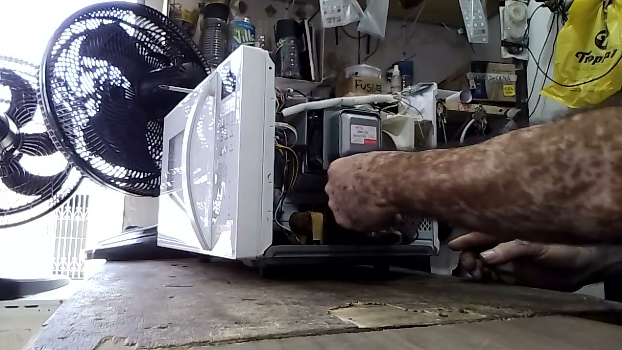 microondas panasonic liga conta o tempo acende  luz mas nao esquenta