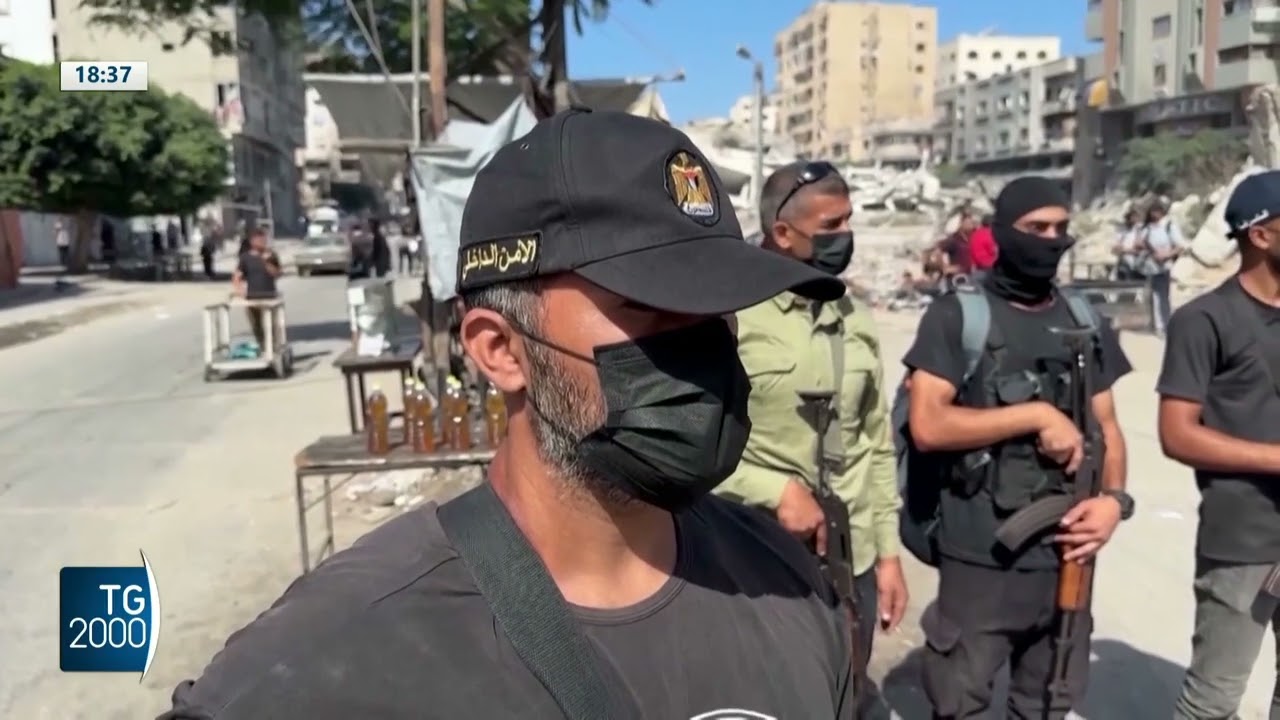 Medio Oriente, Hamas restituisce l’ultimo ostaggio. Riapre valico Rafah