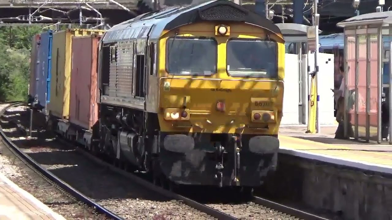 66 707 pilots a west-bound Freightliner train through Stratford, 10 Jul 25