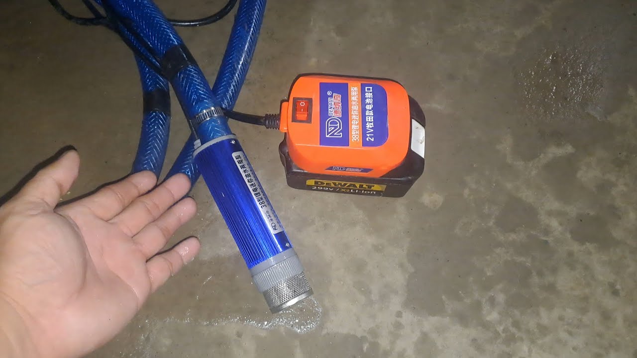máy bơm nước mini chân pin phổ thông 