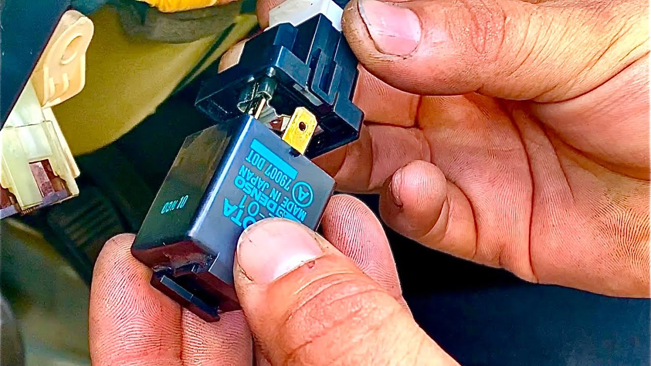 How to replace a turn signal flasher relay @El Chano Jose