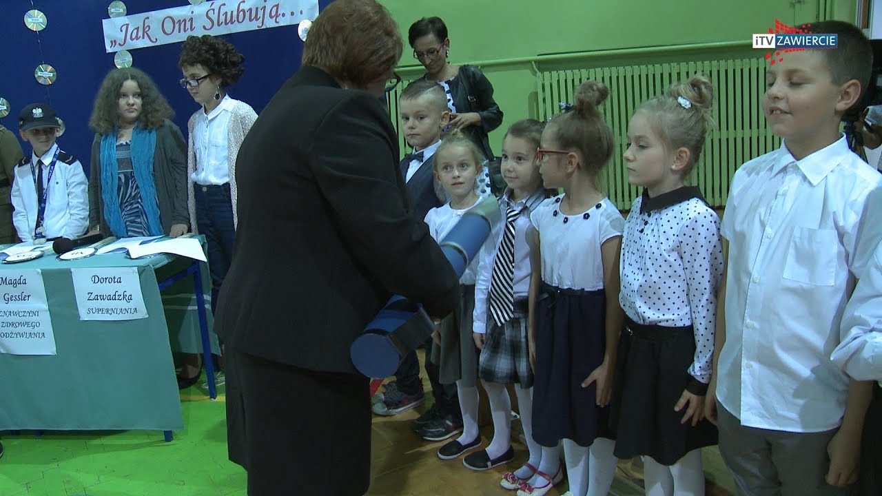 ZAWIERCIE - Pasowanie na ucznia w Szkole Podstawowej nr 5 im. A. Mickiewicza w Zawierciu