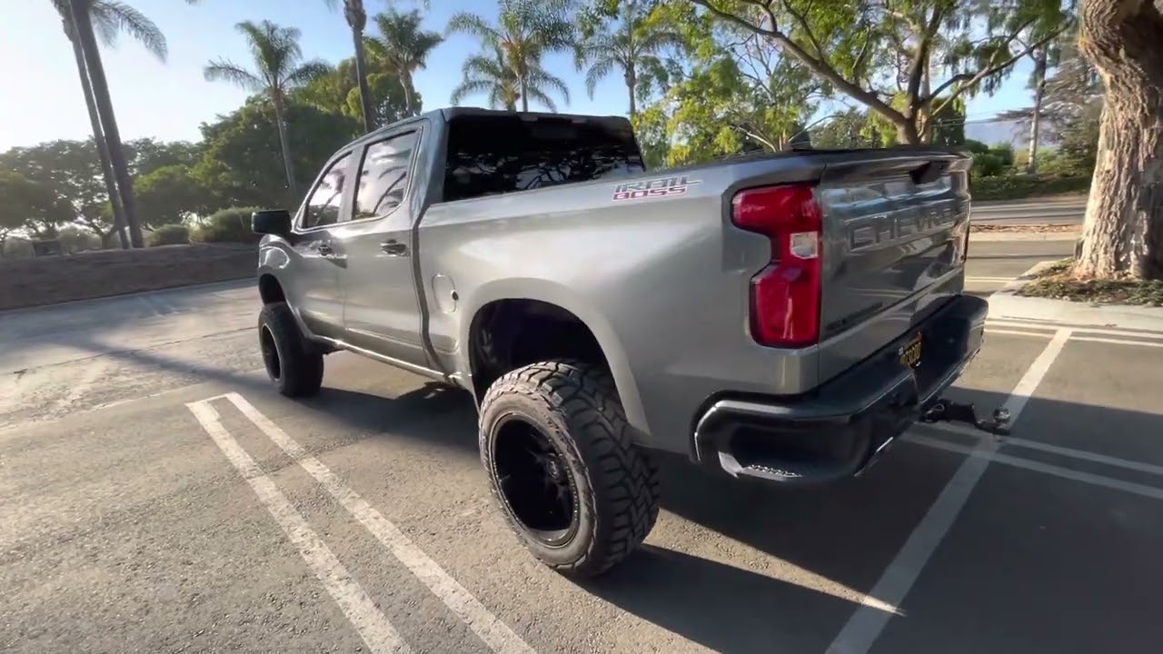 2020 Silverado LT Trail Boss 6” Rough Country Lift, 35x12.5, 20x12 -44, Full Cat Back Exhaust