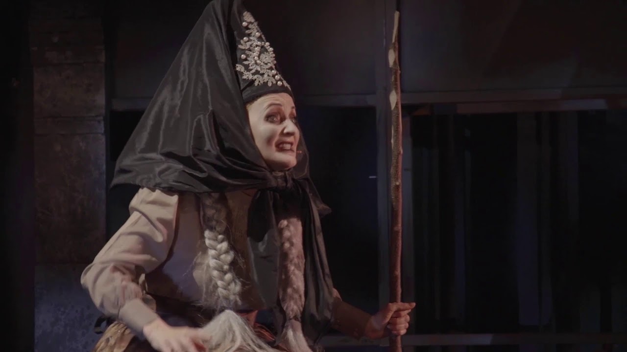 &bdquo;Piosenka o czterech sp&oacute;dnicach&rdquo; - &bdquo;Blaszany bębenek&rdquo; Teatru Muzycznego Capitol