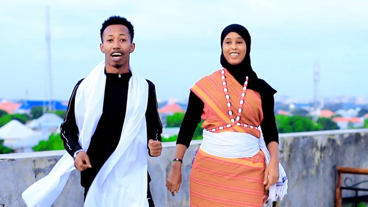 Abwaan raali dhaanto cusub inaantii xordege xaflad yaa kuu dhiga  