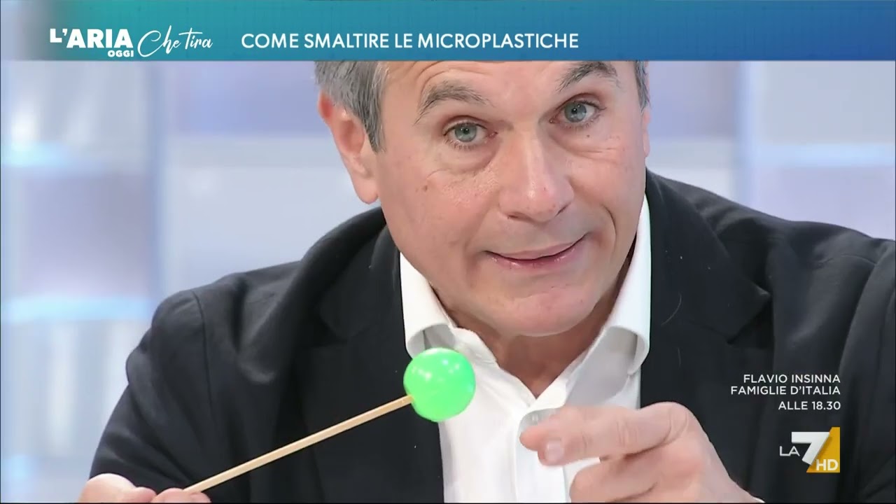 Come smaltire le microplastiche, la spiegazione del fisico Valerio Rossi Albertini