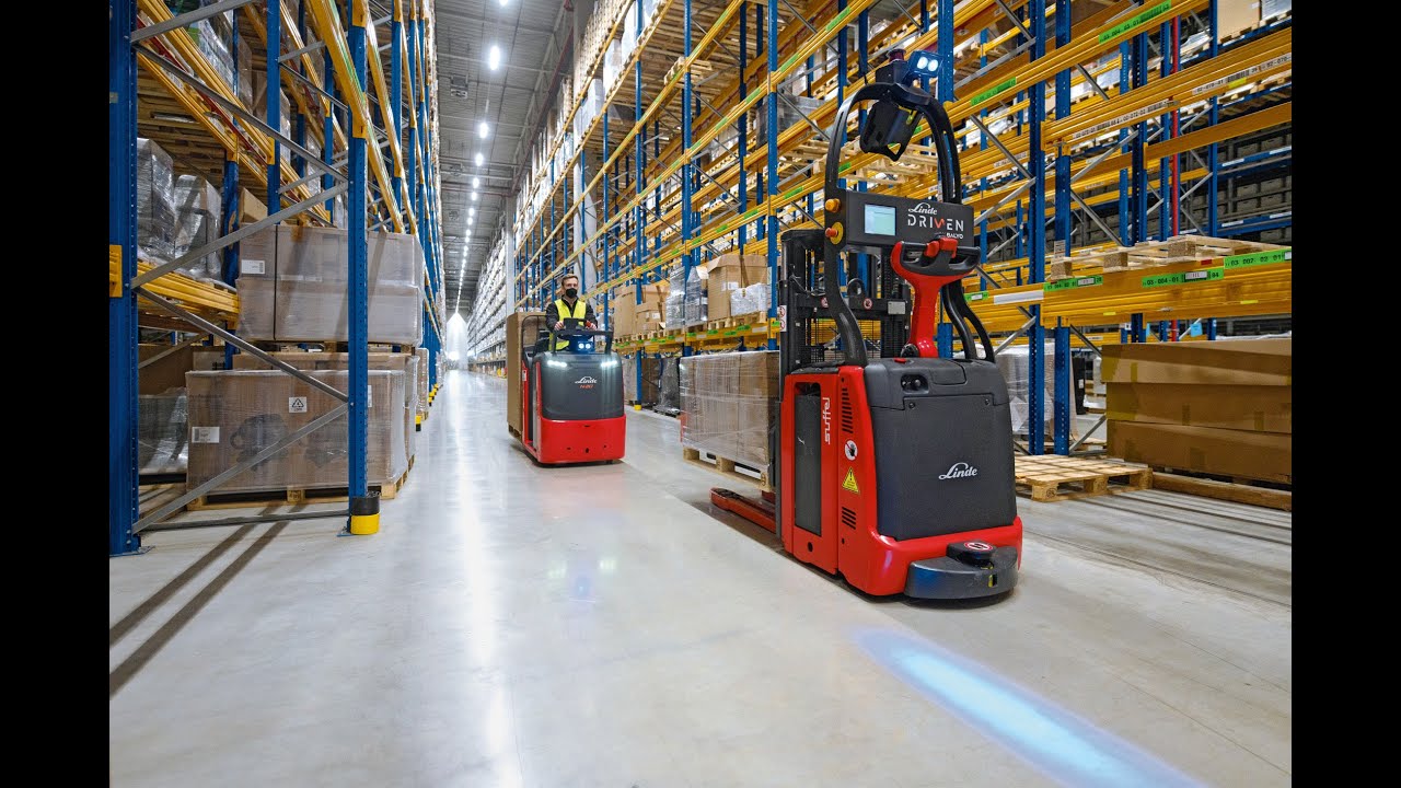 How Linde Technology Also Makes Automation Possible for Wide-Aisle Applications