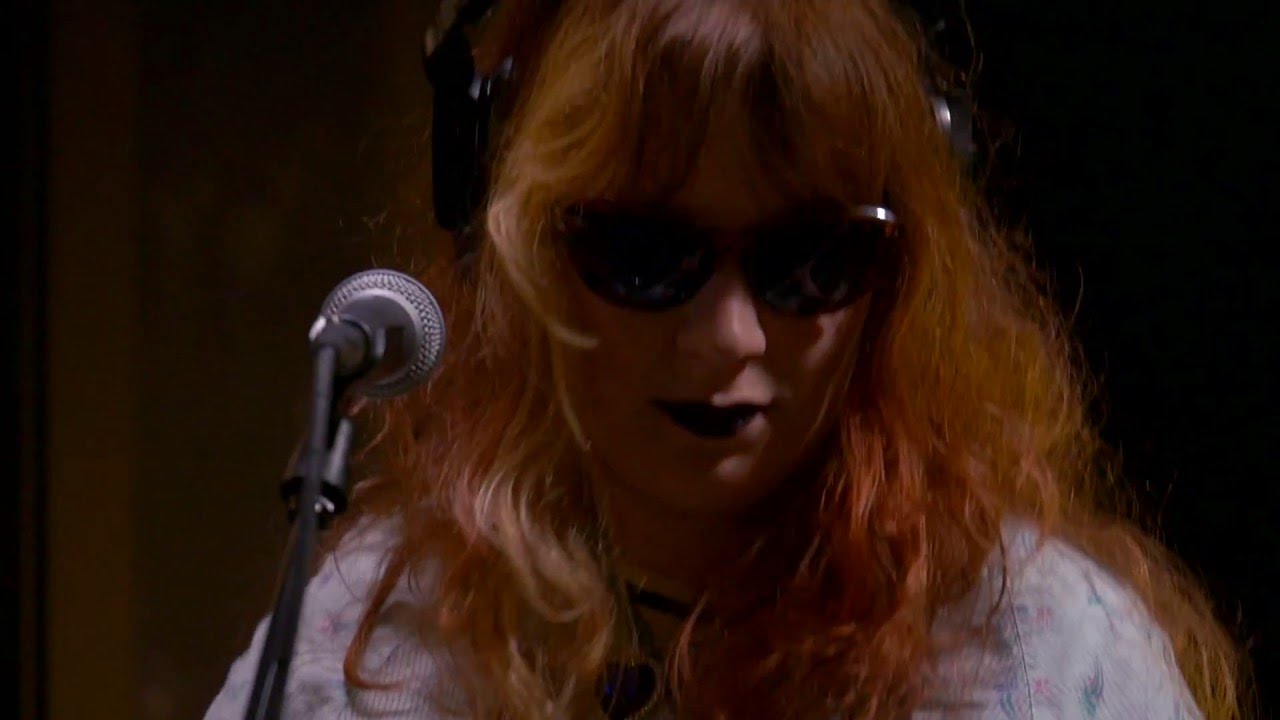 Childbirth - Siri, Open Tinder (Live on KEXP)