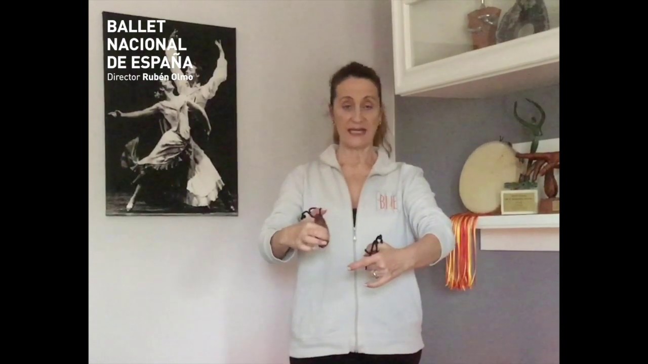 EJERCICIOS DE CASTAÑUELAS (1ª CLASE). Maribel Gallardo. Ballet Nacional de España.