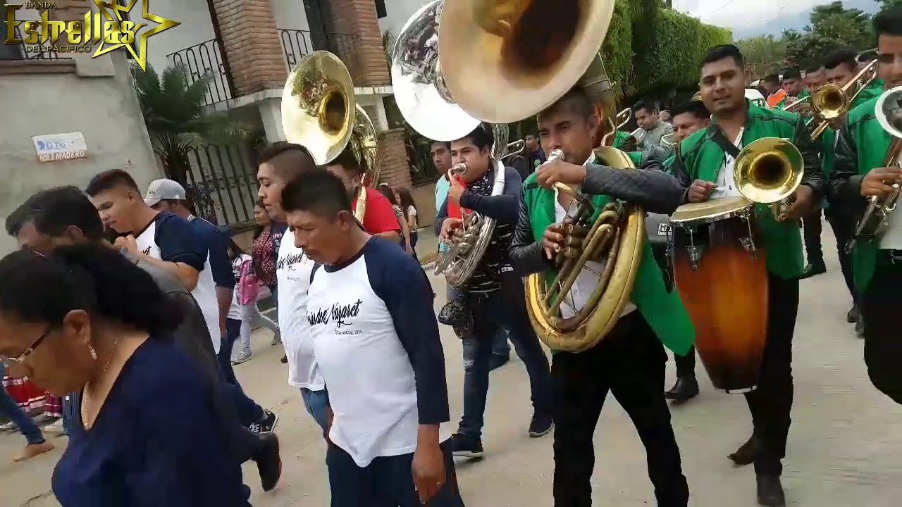 BANDA ESTRELLAS DEL PACÍFICO. MARCHA ESOS BAJOS