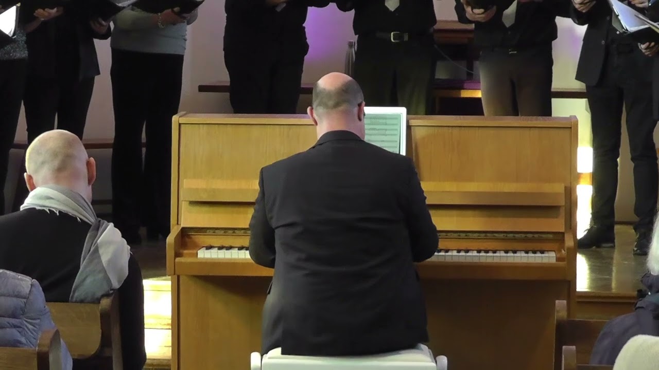 2nd Edition zingt:  'Vluchten kan niet meer' van AMG Schmidt & H. Bannink /  F. Kocx