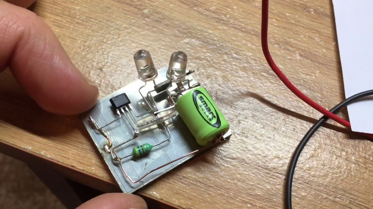 QX5252 Solar Cube with flashing LED’s