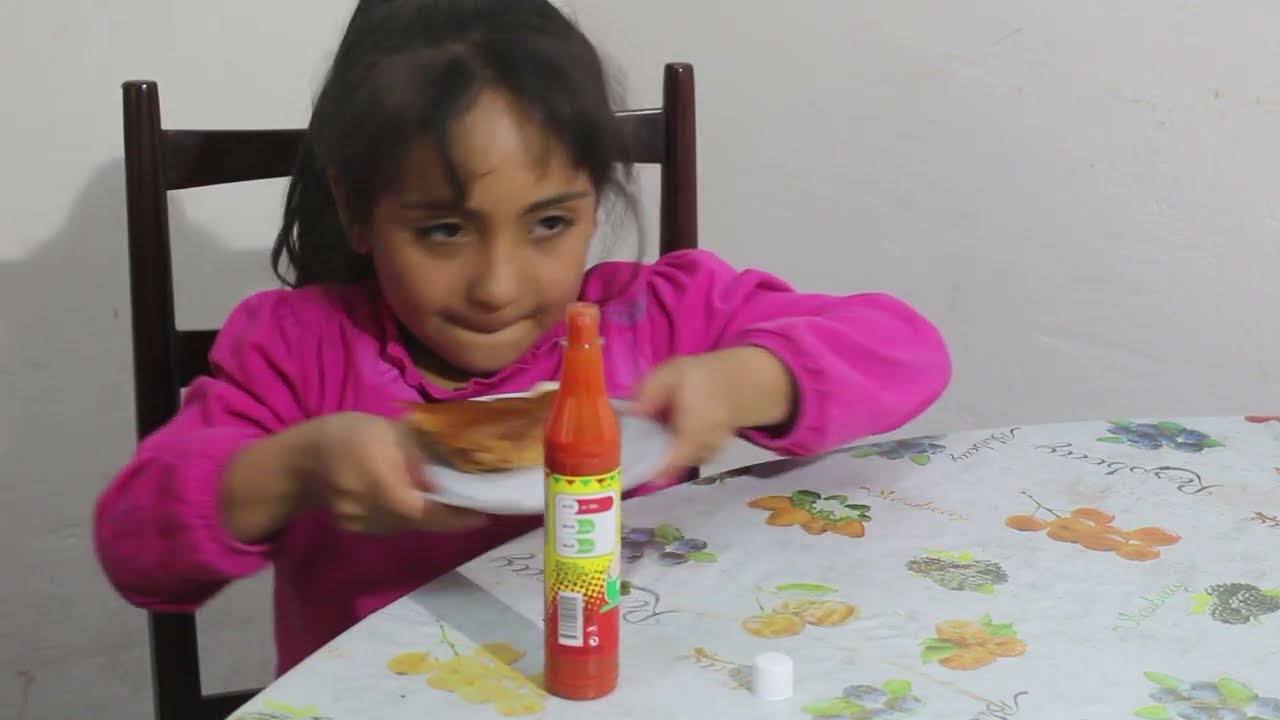 Niña crea un plan inteligente para desenmascarar a su madrastra y salvar a su padre