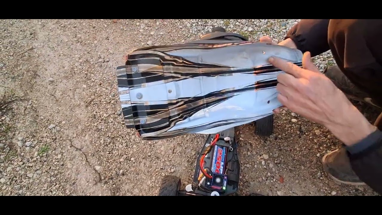 Présentation traxxas rustler 