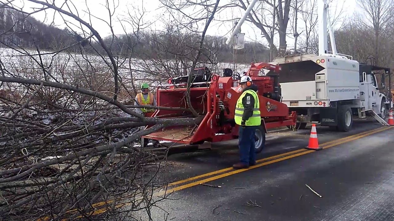 Kleis Equipment Morbark M18R Chipper