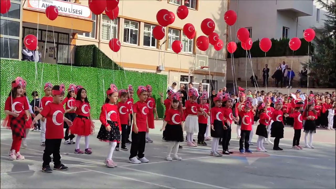Amasya Mehmet Varinli Okulu Anasınıfı Öğrencileri Cumhuriyet Bayramı Gösterisi