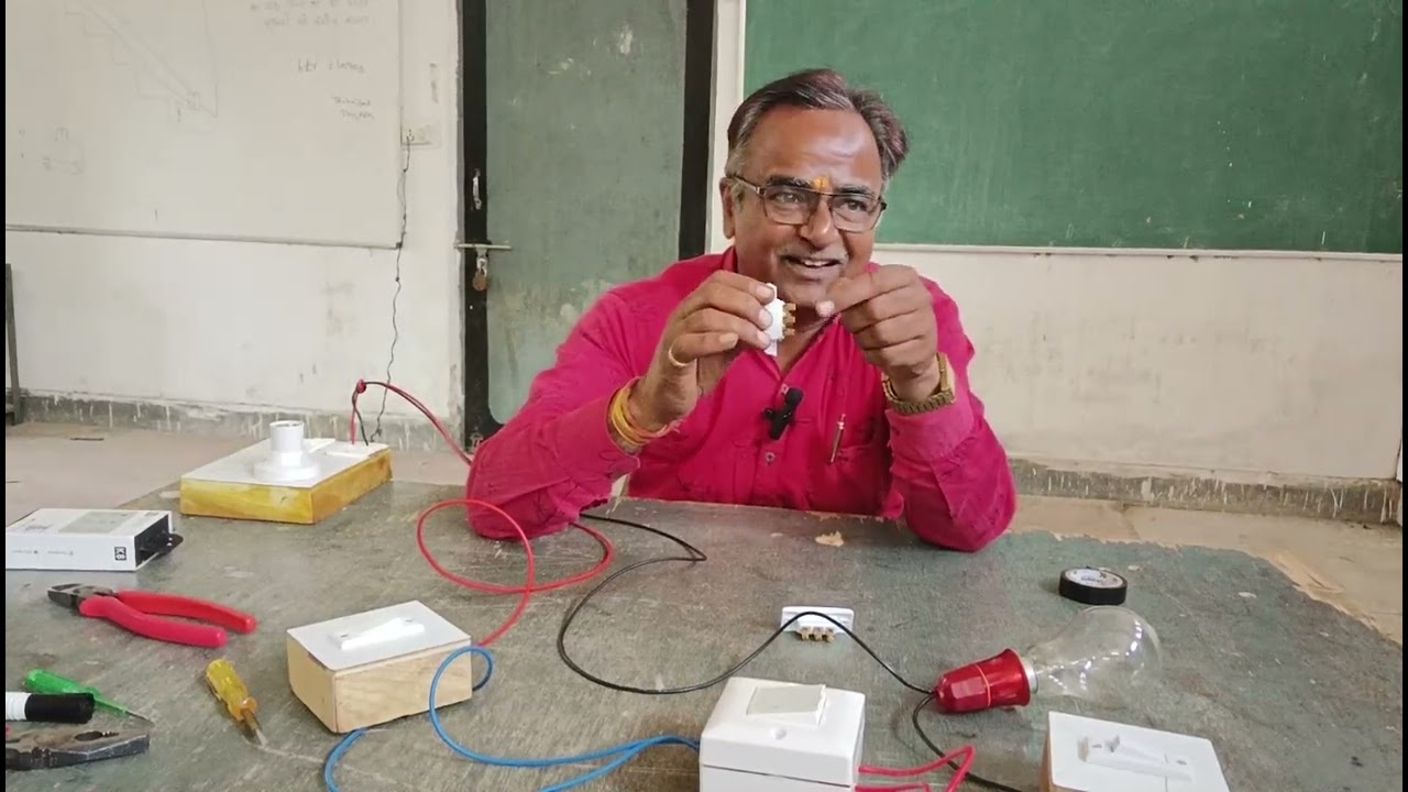 Practical with Intermidiate switch,1 lamp control by 3 places.