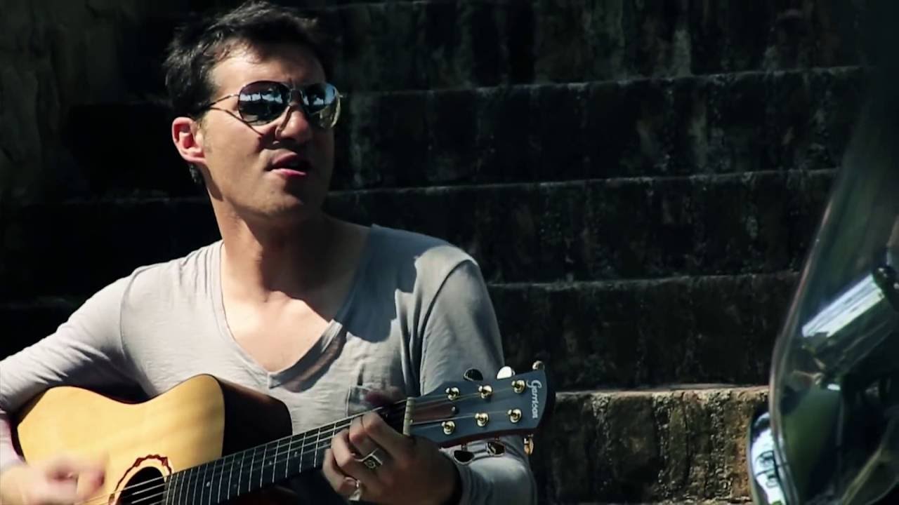 Nicola Congiu - Un Beso Y Una Flor  Official Video