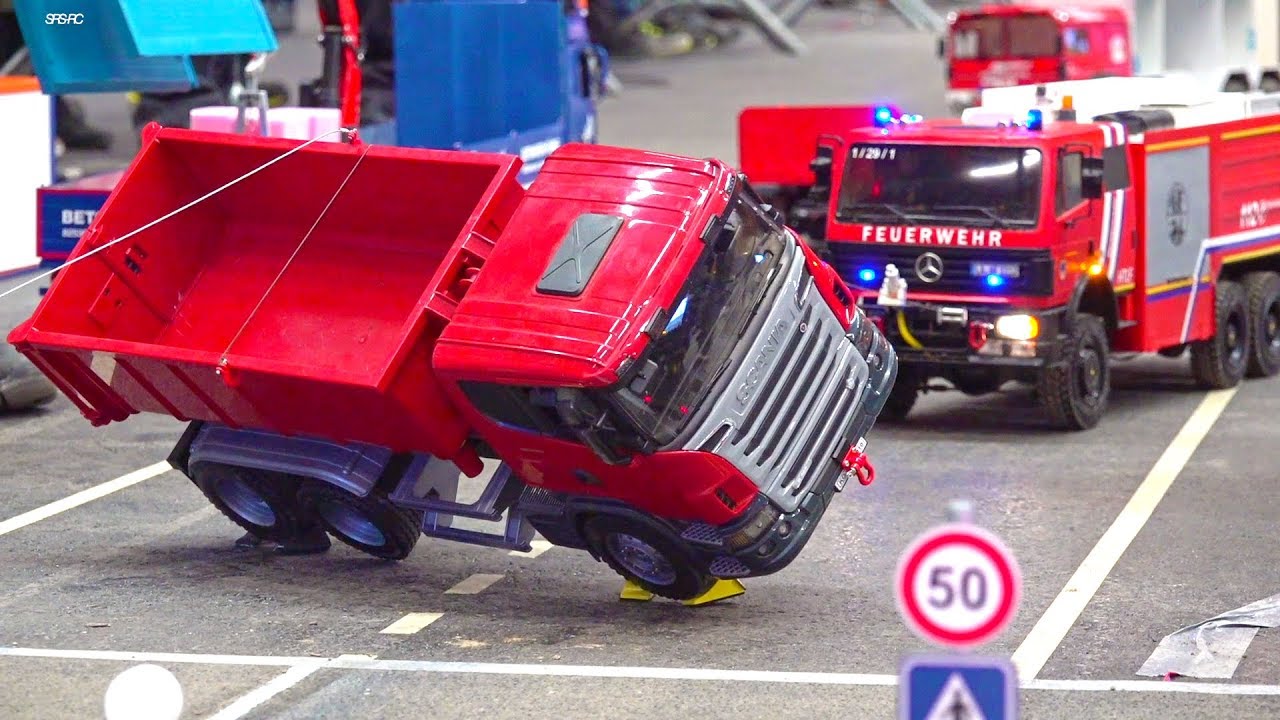 RC RESCUE MISSION! RC TRUCK CRASH! RC FIRE FIGHTERS IN ACTION! MODEL FRIE TRUCKS!
