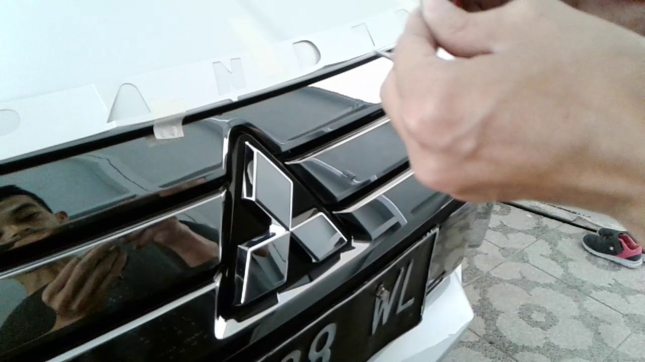 PASANG EMBLEM HOOD XPANDER KEREN...