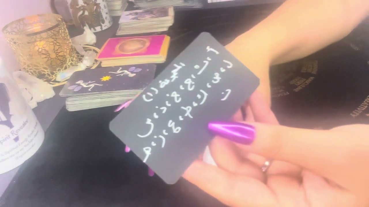 الحب الجديد/الكراش🥹مشاعره قويه تجاهك يشعر بضعف هذه الايام!يلعب لعبه الانتظار!هل نيته الارتباط معك!